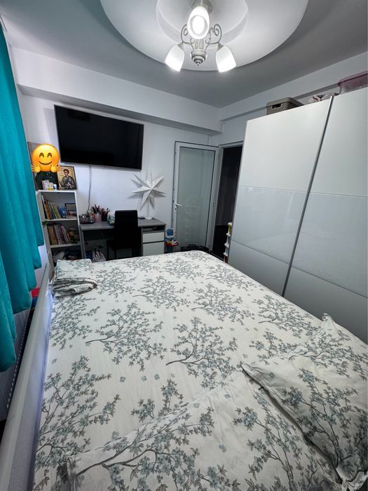 Vând apartament 3 camere decomandat