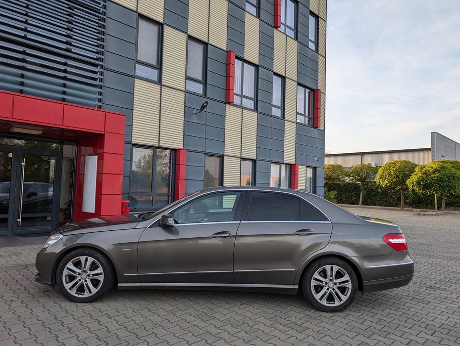 Mercedes E220 Avantgard 7G Tronic
