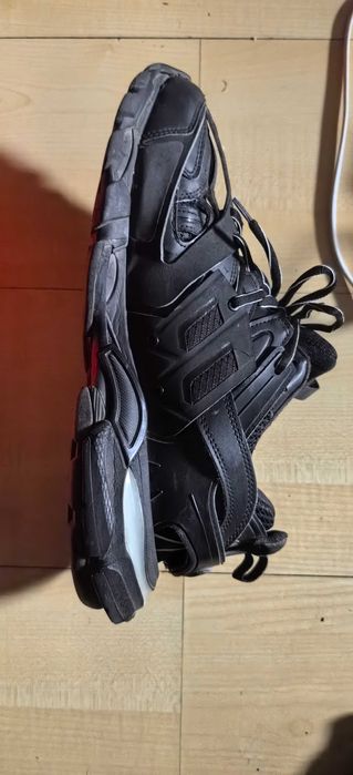 Balenciaga track led