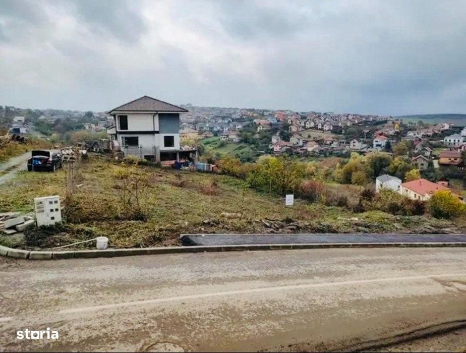 Teren cu priveliste, utilitati, 527mp, zona Dezmir