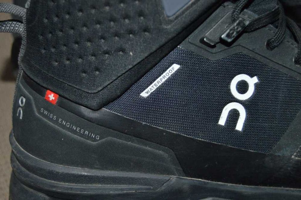 Ghete On Running Cloudrock 2 Waterproof marime 42