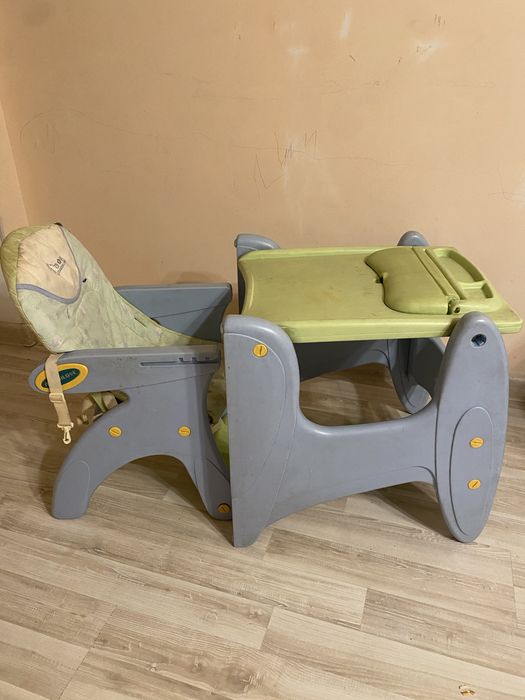 Продам детский столик