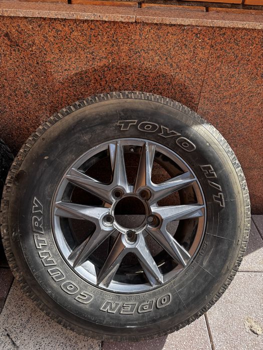 Toyota шины с диском