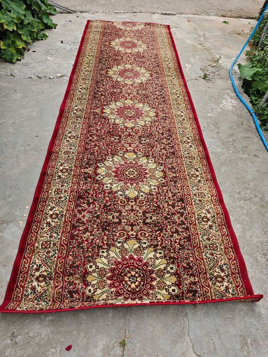 Продаю ковровую дорожку 3,7x1,2 м.