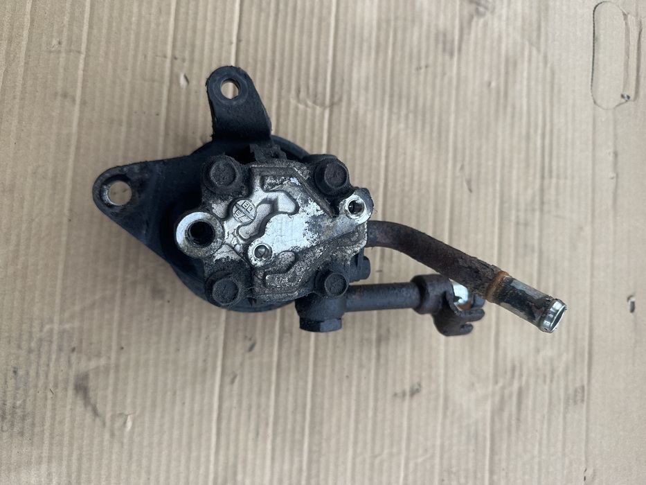 Хидравлична помпа Нисан Навара / Патфайндър / Navara / Pathfinder