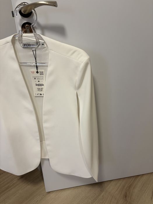 Дамско бяло сако Zara