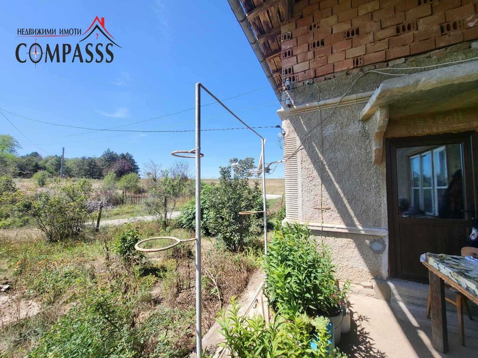 с. Градини, Общ. Ген. Тошево, къща с двор – 47000лева!