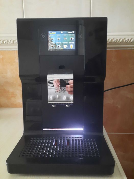 Vând Espressor automat de cafea KRUPS