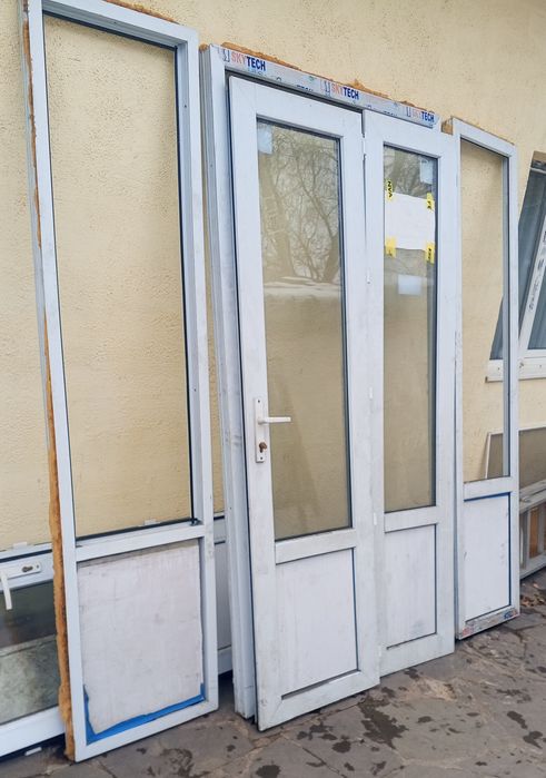 Пластиковые двери