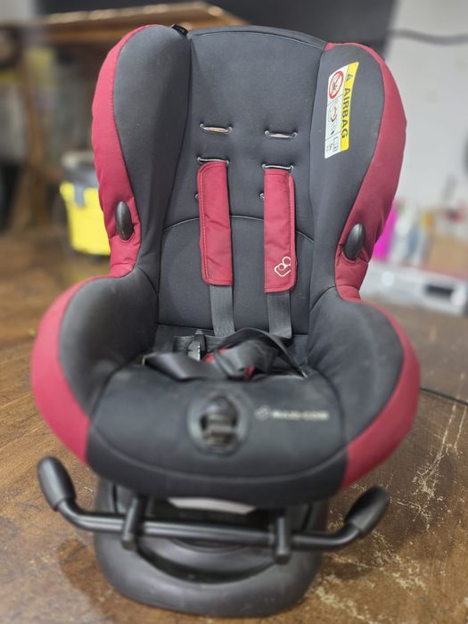 Vând scaun auto Maxi Cosi Mobi 9-25 kg