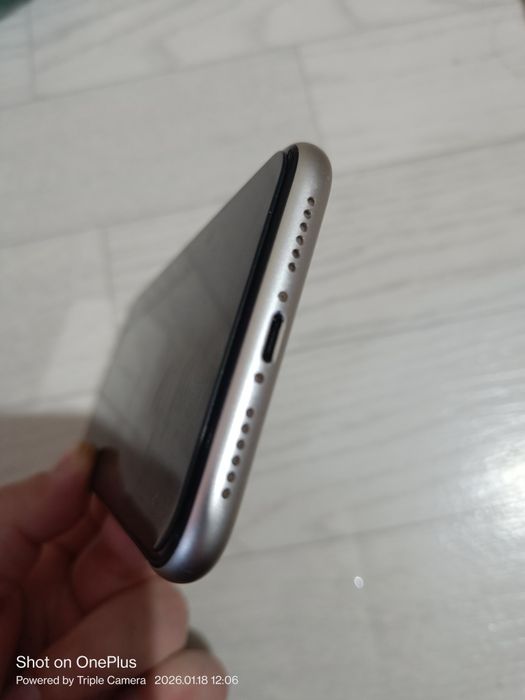 Продам iPhone 11 128г