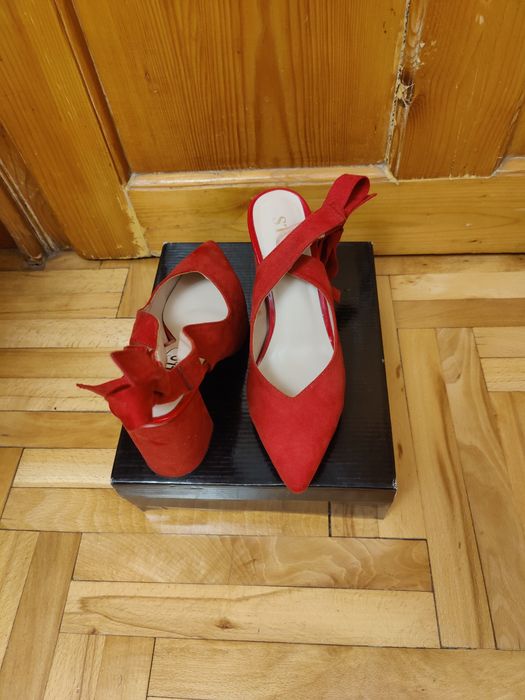 Празнични червени обувки, 36