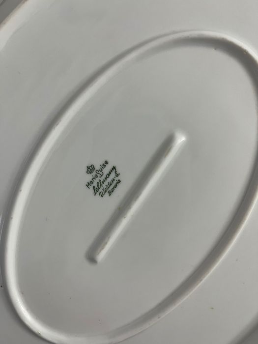 Platou oval alb cu model