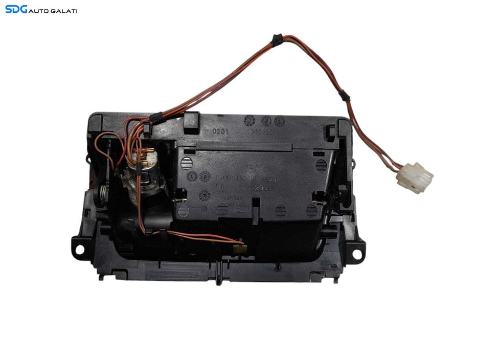 Scrumiera BMW Seria 1 E81 E87 2004 - 2011 Cod 7078571 7129555 E8X51167078571 E9X51167129555 [N0980]
