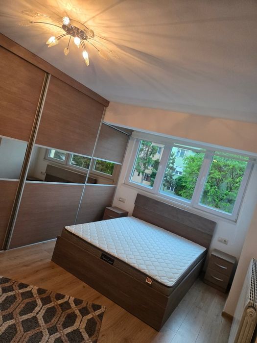 Dau în chirie apartament