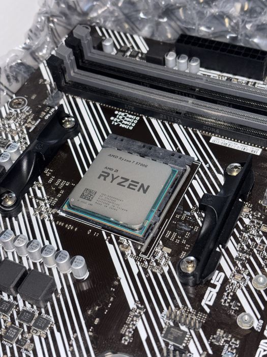 AMD Ryzen 7 5700G + Placă ASUS B550M-K