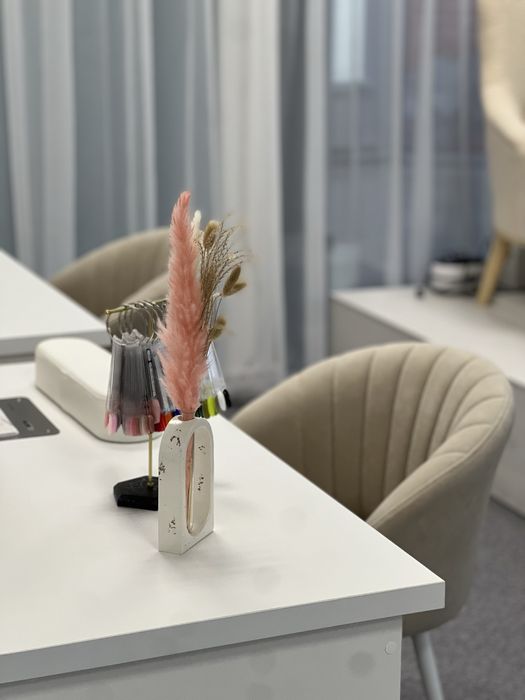 Сдается маникюрное место в аренду.