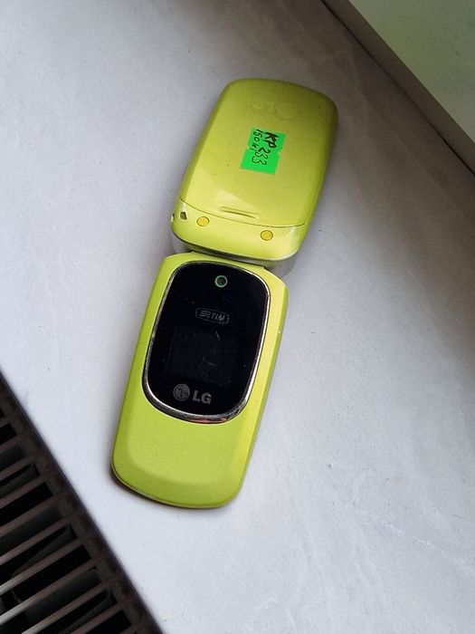 Telefon lg cu clapeta perfect funcțional