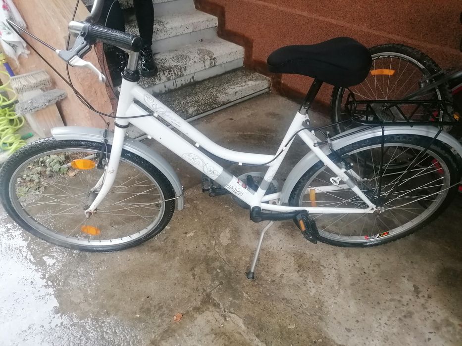 Ски каска межу М и Л размер и  три бр колела