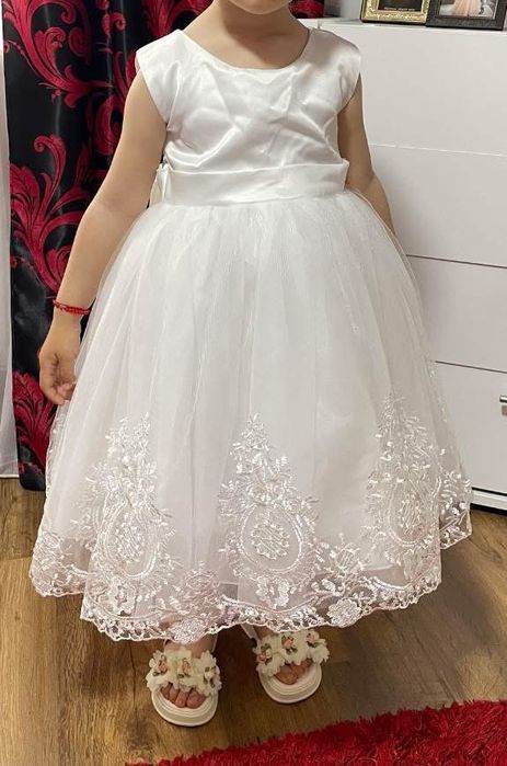 Rochie mireasa fetite!