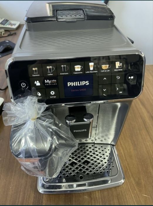 Espressor automat Philipps EP5546/70 seria 5500, LatteGO