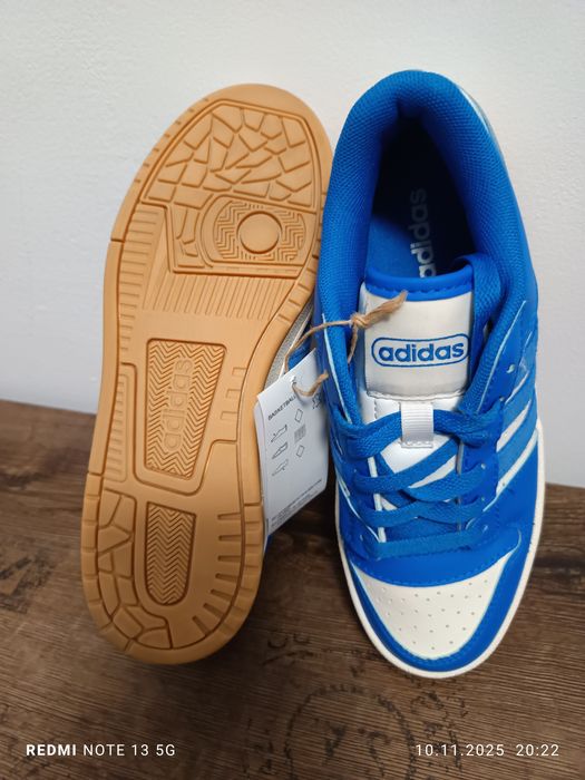 Adidasi noi nepurtati