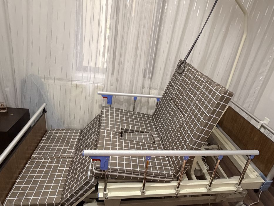 Pat electric rabatabil pentru persoane imobilizate
