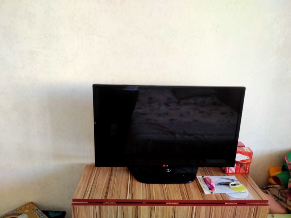 LG телевизор продам