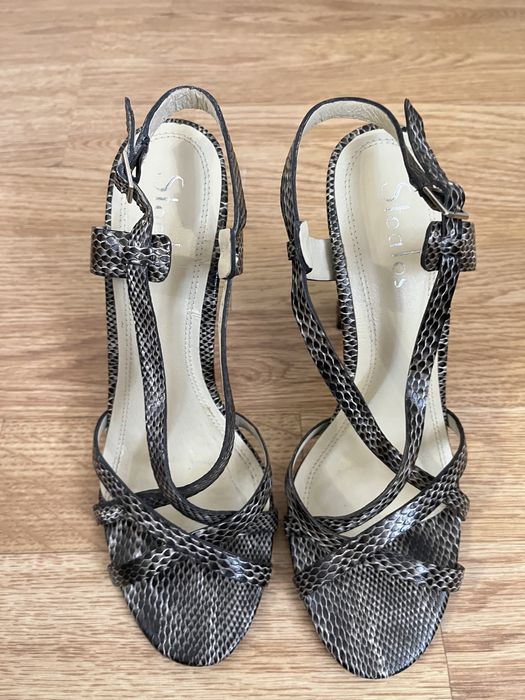 Босоножки кожаные