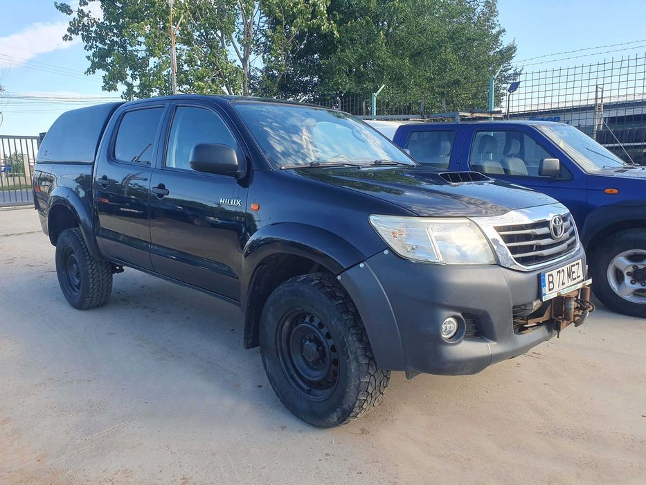Toyota Hilux 2.5d, 4x4, an 2015 Aer Conditionat, troliu, acte RO