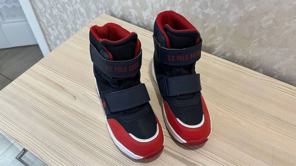 Продаются сапожки.