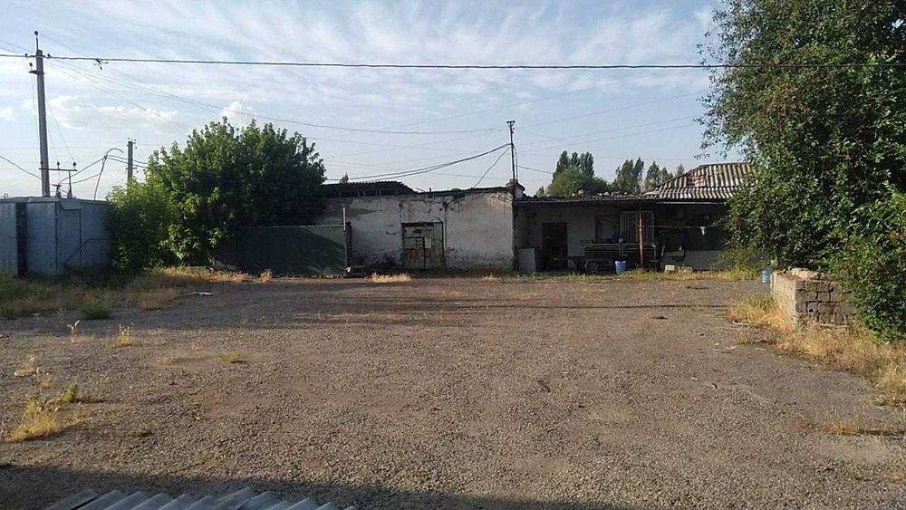 Noturar joy sotiladi