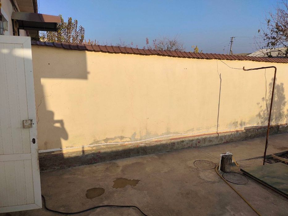 Срочно хамма шароити бор катеж ховли уй сотилади, нархини келишамиз,