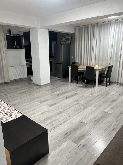 Proprietar vand apartament 3 camere