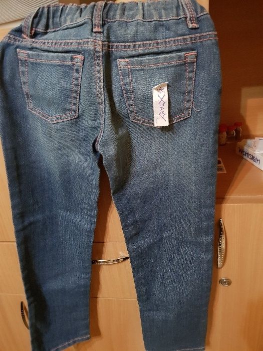 Blugi noi pentru copii diverse mărimi