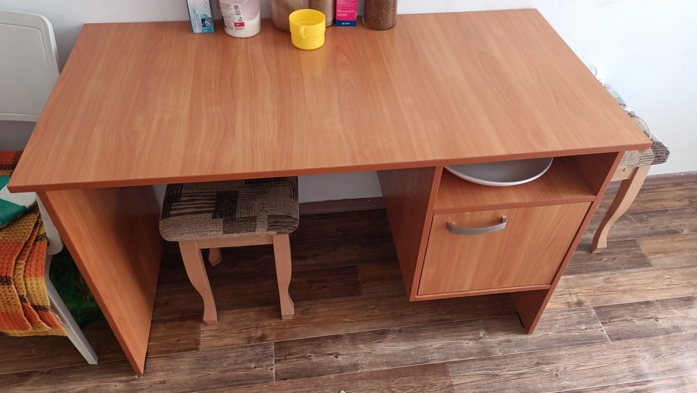 Продам парту в хорошем состоянии