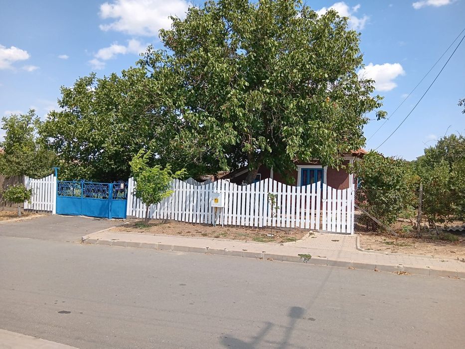 Teren + casa batraneasca cu opțiuni de dezmembrare