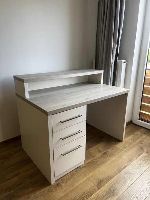Birou modern cu etajera si sertare , sertar special pentru imprimanta