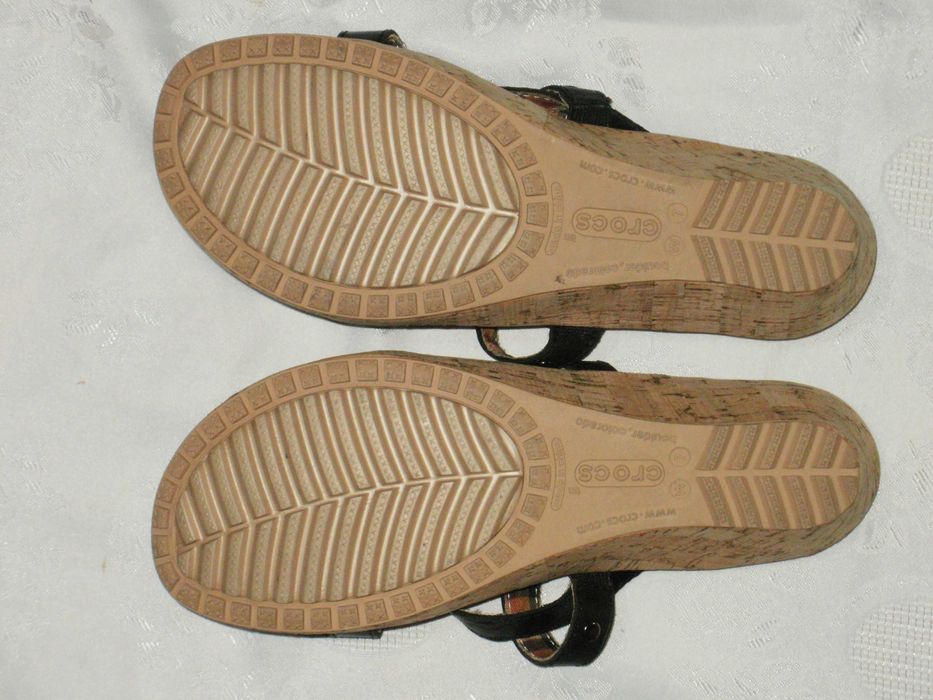 CROCS оригинални дамски нови естествена кожа 38