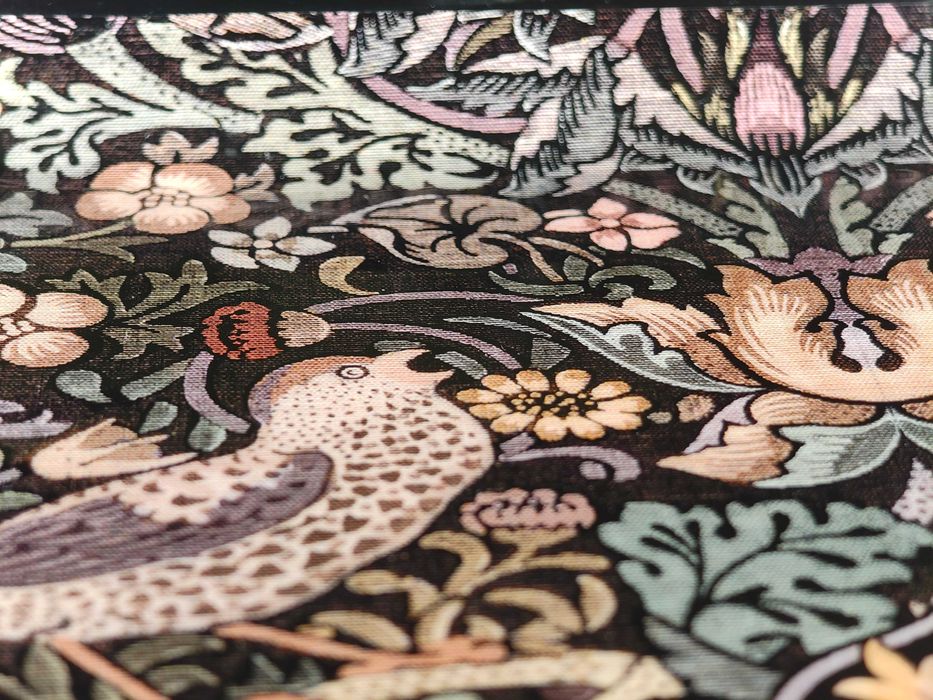 Комплект метални подноси с ефектна  ретро шарка с цветя и птици