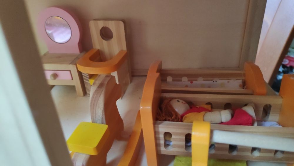 Детска дървена къща за игра