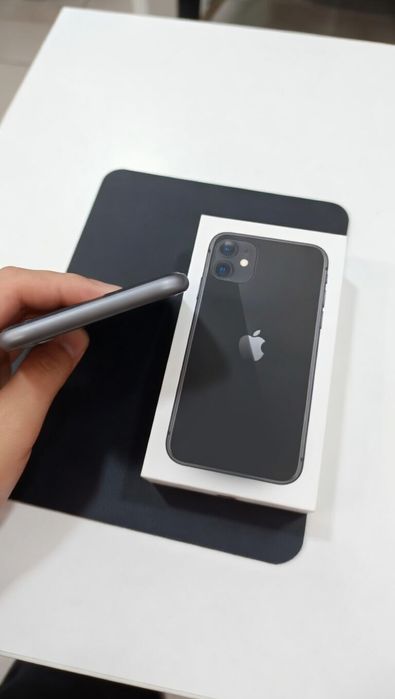 Продаю IPhone 11