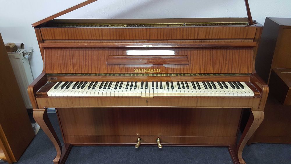 Vand piane şi pianine noi şi second TOP CLASS!