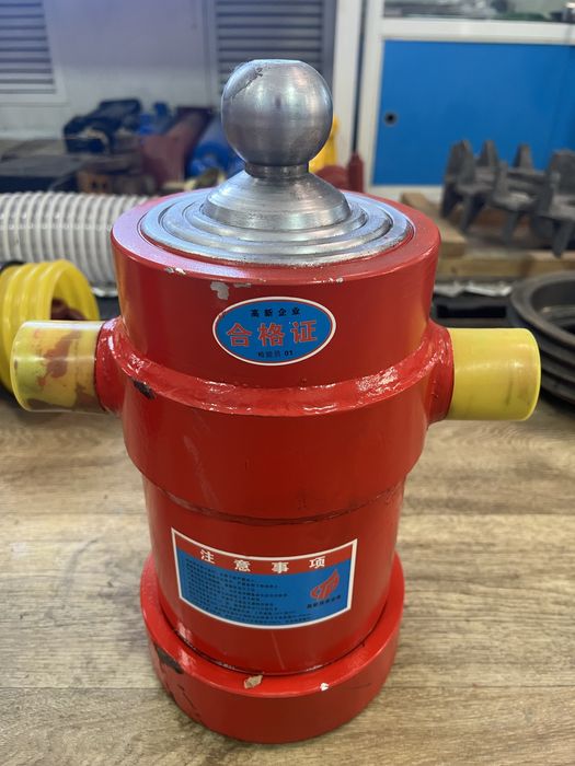 Гидроцилиндр 4 штоковый КАМАЗ, ЗИЛ, К700, МАЗ, ПТС, HOWO, SHACMAN