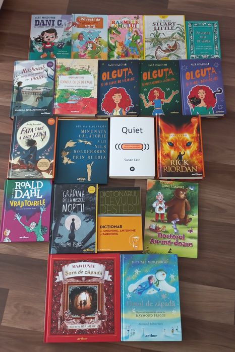 Vând carti pentru copii și adolescenți