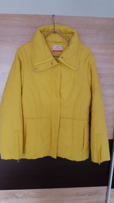 продавам суперско дамско яке