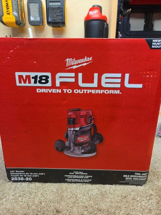 Milwaukee 2838 m18 FR12 freza 12 mm SUA