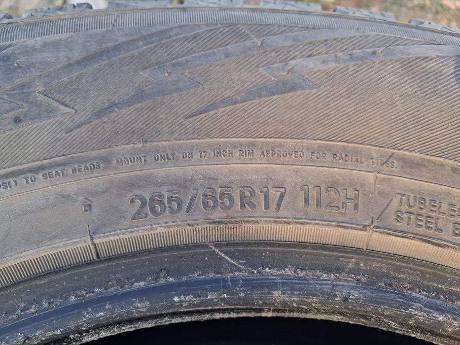 Продам комплект зимней резины 265/65/17