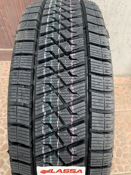 Нови зимни бусови гуми LASSA Wintus 2 215/70R15C 109/107C 8PR НОВ DOT