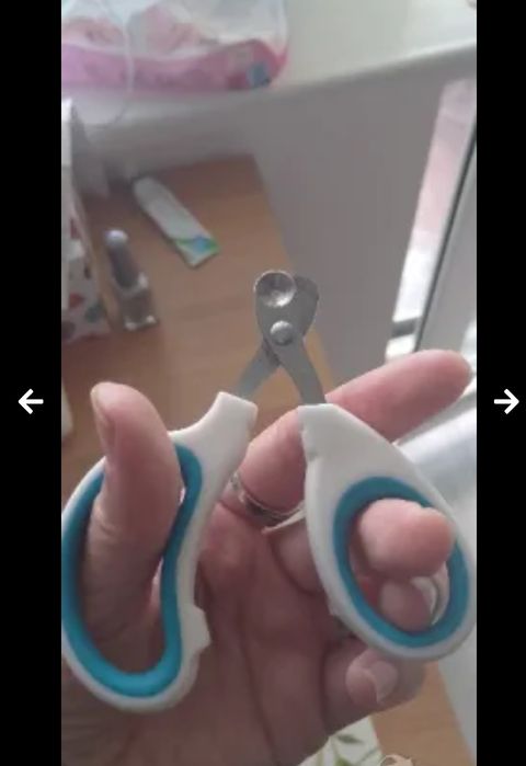 Писалка за зъбен камък,Нагръдник и нашийник 2 в 1 ,Светеща ножичка за